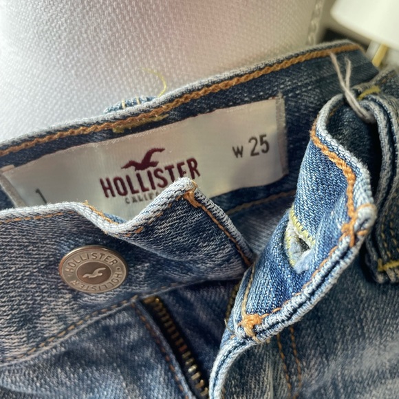 Hollister cut off Jean shorts - Picture 2 of 8